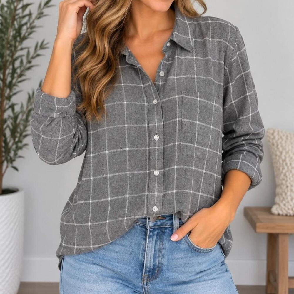 Untuckit gray and white checkered